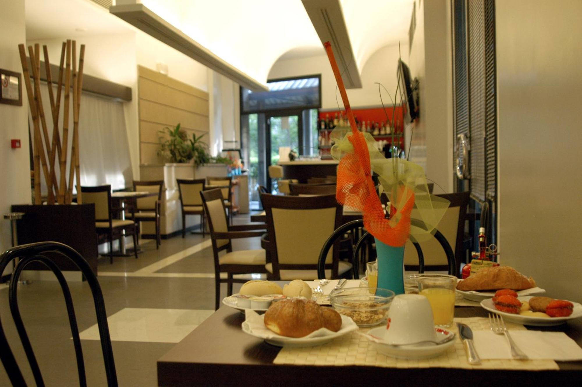 Hotel Fiera Wellness & Spa Болонья Экстерьер фото